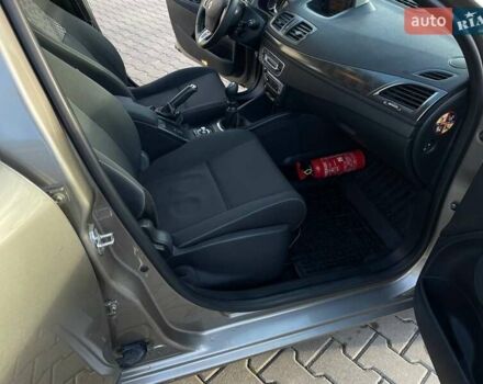 Рено Меган 2012 в Луцке на Automoto.ua Коричневый Рено Меган, объемом двигателя 1.46 л и пробегом 260 тыс. км за 7200 $, фото 25 на Automoto.ua