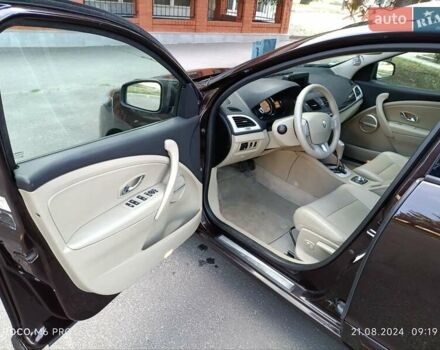 Коричневый Рено Меган, объемом двигателя 2 л и пробегом 288 тыс. км за 8999 $, фото 11 на Automoto.ua