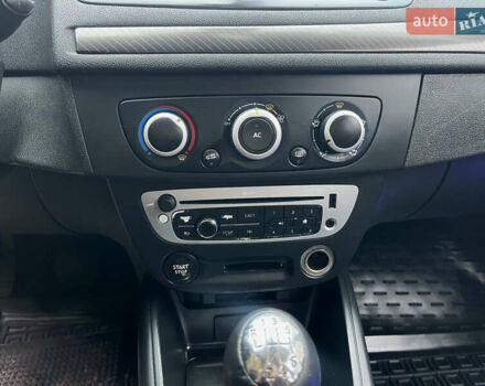 Коричневий Рено Меган, об'ємом двигуна 1.46 л та пробігом 380 тис. км за 6700 $, фото 16 на Automoto.ua