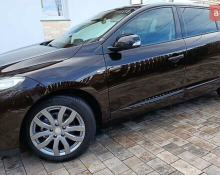 Коричневый Рено Меган, объемом двигателя 1.6 л и пробегом 229 тыс. км за 8700 $, фото 1 на Automoto.ua