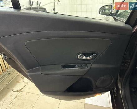 Коричневый Рено Меган, объемом двигателя 1.46 л и пробегом 248 тыс. км за 7250 $, фото 19 на Automoto.ua