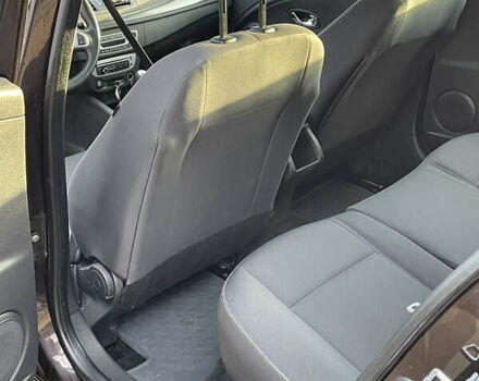 Коричневый Рено Меган, объемом двигателя 1.2 л и пробегом 187 тыс. км за 7800 $, фото 9 на Automoto.ua