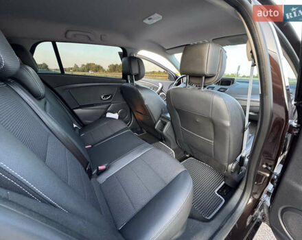 Коричневый Рено Меган, объемом двигателя 1.46 л и пробегом 260 тыс. км за 9300 $, фото 5 на Automoto.ua