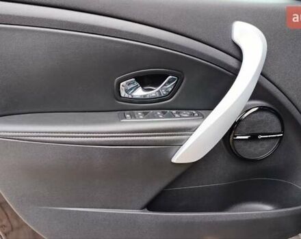 Коричневый Рено Меган, объемом двигателя 1.6 л и пробегом 229 тыс. км за 8700 $, фото 68 на Automoto.ua