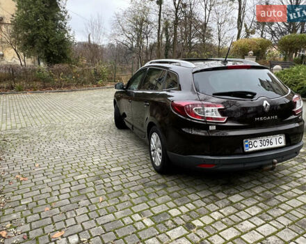 Коричневый Рено Меган, объемом двигателя 1.5 л и пробегом 300 тыс. км за 7100 $, фото 6 на Automoto.ua