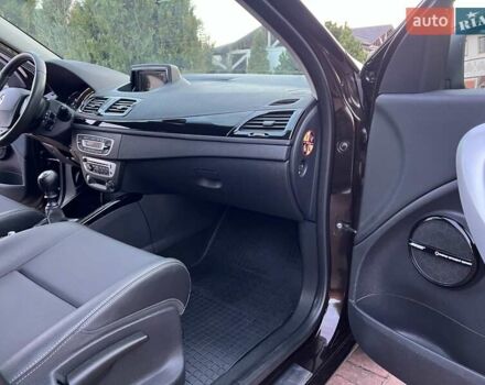 Коричневый Рено Меган, объемом двигателя 1.46 л и пробегом 223 тыс. км за 8999 $, фото 3 на Automoto.ua