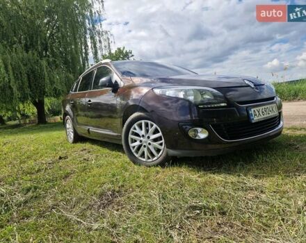 Коричневый Рено Меган, объемом двигателя 1.5 л и пробегом 240 тыс. км за 9300 $, фото 3 на Automoto.ua