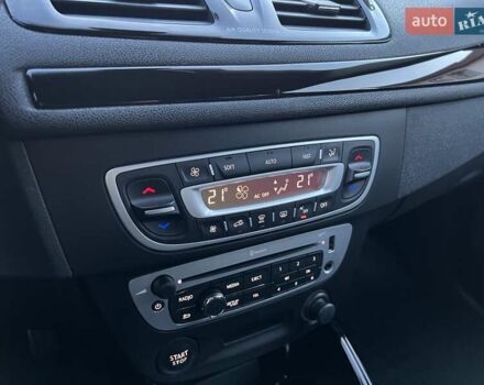 Коричневый Рено Меган, объемом двигателя 1.46 л и пробегом 223 тыс. км за 8999 $, фото 122 на Automoto.ua