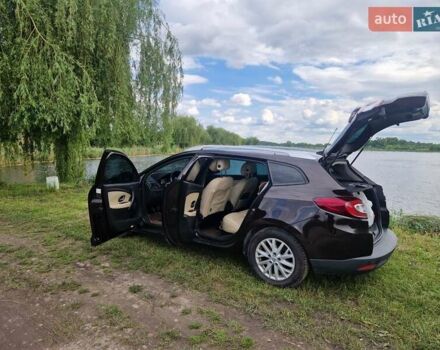 Коричневый Рено Меган, объемом двигателя 1.5 л и пробегом 240 тыс. км за 9300 $, фото 1 на Automoto.ua