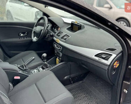 Коричневый Рено Меган, объемом двигателя 1.5 л и пробегом 250 тыс. км за 8200 $, фото 9 на Automoto.ua