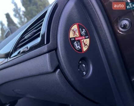 Коричневый Рено Меган, объемом двигателя 1.46 л и пробегом 223 тыс. км за 8999 $, фото 132 на Automoto.ua