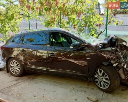 Рено Меган 2013 в Николаеве на Automoto.ua Коричневый Рено Меган, объемом двигателя 1.46 л и пробегом 304 тыс. км за 4500 $, фото 7 на Automoto.ua