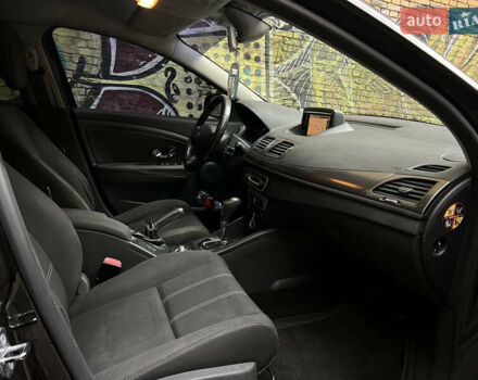 Коричневый Рено Меган, объемом двигателя 1.5 л и пробегом 230 тыс. км за 7900 $, фото 35 на Automoto.ua