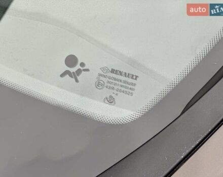 Коричневый Рено Меган, объемом двигателя 0 л и пробегом 170 тыс. км за 10800 $, фото 31 на Automoto.ua