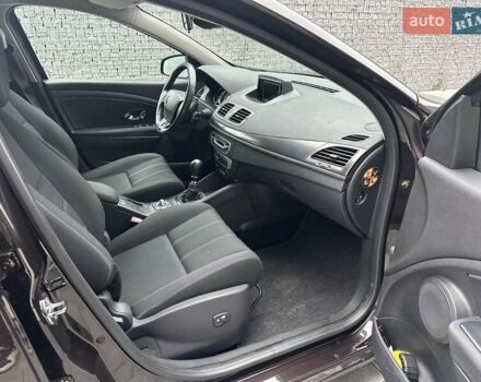 Коричневый Рено Меган, объемом двигателя 0 л и пробегом 170 тыс. км за 10800 $, фото 6 на Automoto.ua