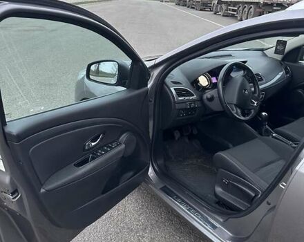 Коричневий Рено Меган, об'ємом двигуна 0 л та пробігом 235 тис. км за 8800 $, фото 17 на Automoto.ua