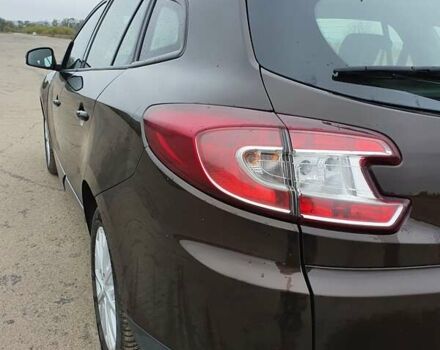 Коричневий Рено Меган, об'ємом двигуна 1.46 л та пробігом 130 тис. км за 10000 $, фото 1 на Automoto.ua