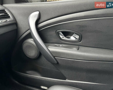 Коричневый Рено Меган, объемом двигателя 1.46 л и пробегом 206 тыс. км за 9700 $, фото 4 на Automoto.ua