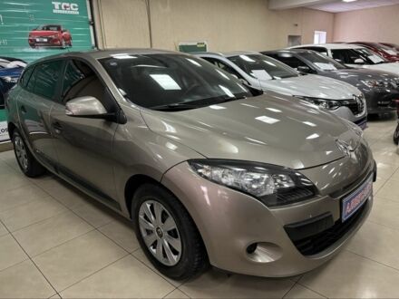 Рено Меган 2009 в Кропивницком (Кировограде) на Automoto.ua Коричневый Рено Меган, объемом двигателя 1.6 л и пробегом 217 тыс. км за 6800 $, фото 1 на Automoto.ua