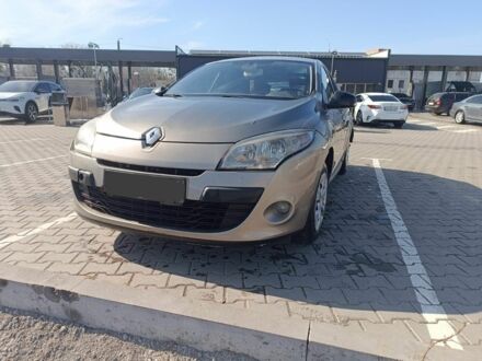 Рено Меган 2009 в Виннице на Automoto.ua Коричневый Рено Меган, объемом двигателя 1.6 л и пробегом 174 тыс. км за 3599 $, фото 1 на Automoto.ua