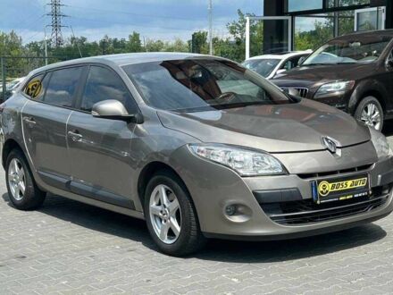 Рено Меган 2011 у Чернівцях на Automoto.ua Коричневий Рено Меган, об'ємом двигуна 1.5 л та пробігом 273 тис. км за 7400 $, фото 1 на Automoto.ua