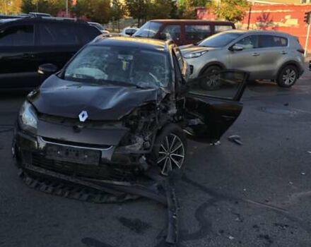 Рено Меган 2013 в Киеве на Automoto.ua Коричневый Рено Меган, объемом двигателя 1.6 л и пробегом 220 тыс. км за 2500 $, фото 1 на Automoto.ua