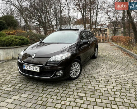 Коричневый Рено Меган, объемом двигателя 1.5 л и пробегом 300 тыс. км за 7100 $, фото 1 на Automoto.ua