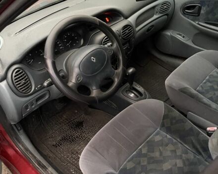 Красный Рено Меган, объемом двигателя 1.6 л и пробегом 260 тыс. км за 1050 $, фото 5 на Automoto.ua