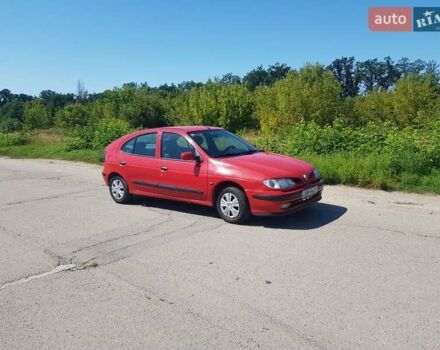 Красный Рено Меган, объемом двигателя 1.6 л и пробегом 300 тыс. км за 1850 $, фото 4 на Automoto.ua