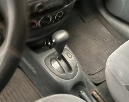 Красный Рено Меган, объемом двигателя 1.6 л и пробегом 260 тыс. км за 1050 $, фото 4 на Automoto.ua