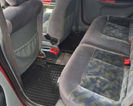 Красный Рено Меган, объемом двигателя 1.6 л и пробегом 260 тыс. км за 1700 $, фото 9 на Automoto.ua