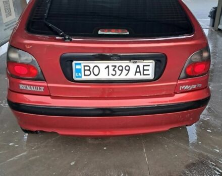 Красный Рено Меган, объемом двигателя 1.6 л и пробегом 260 тыс. км за 1700 $, фото 2 на Automoto.ua