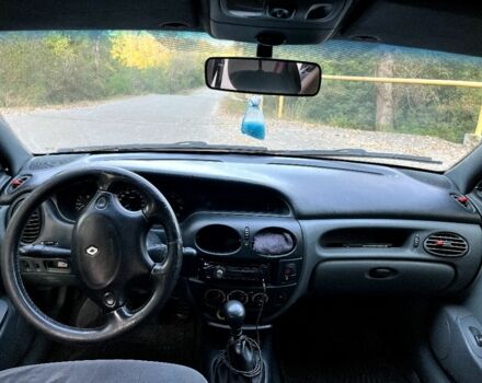 Красный Рено Меган, объемом двигателя 1.4 л и пробегом 300 тыс. км за 1299 $, фото 11 на Automoto.ua