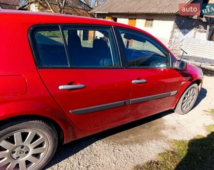 Красный Рено Меган, объемом двигателя 1.6 л и пробегом 250 тыс. км за 4000 $, фото 3 на Automoto.ua