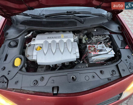 Красный Рено Меган, объемом двигателя 1.6 л и пробегом 160 тыс. км за 3350 $, фото 15 на Automoto.ua