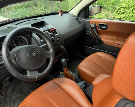 Красный Рено Меган, объемом двигателя 1.6 л и пробегом 285 тыс. км за 4500 $, фото 6 на Automoto.ua