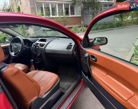 Красный Рено Меган, объемом двигателя 1.6 л и пробегом 285 тыс. км за 4500 $, фото 5 на Automoto.ua