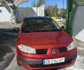 Рено Меган 2004 в Броварах на Automoto.ua Красный Рено Меган, объемом двигателя 1.39 л и пробегом 288 тыс. км за 3700 $, фото 1 на Automoto.ua