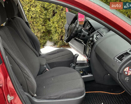 Красный Рено Меган, объемом двигателя 1.6 л и пробегом 230 тыс. км за 2950 $, фото 7 на Automoto.ua