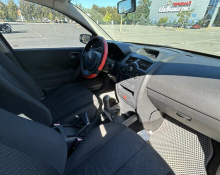 Рено Меган 2004 в Броварах на Automoto.ua Красный Рено Меган, объемом двигателя 1.39 л и пробегом 288 тыс. км за 3700 $, фото 4 на Automoto.ua