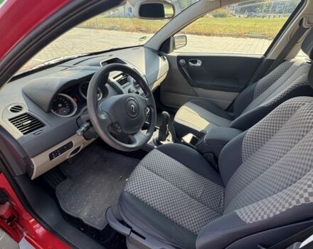 Красный Рено Меган, объемом двигателя 1.4 л и пробегом 221 тыс. км за 5000 $, фото 9 на Automoto.ua