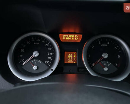 Червоний Рено Меган, об'ємом двигуна 1.6 л та пробігом 239 тис. км за 4700 $, фото 11 на Automoto.ua