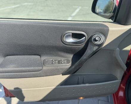 Красный Рено Меган, объемом двигателя 1.4 л и пробегом 221 тыс. км за 5000 $, фото 16 на Automoto.ua