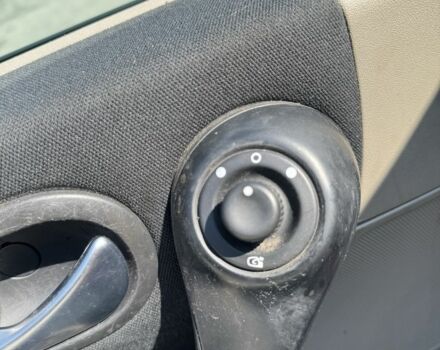 Красный Рено Меган, объемом двигателя 1.4 л и пробегом 221 тыс. км за 5000 $, фото 14 на Automoto.ua