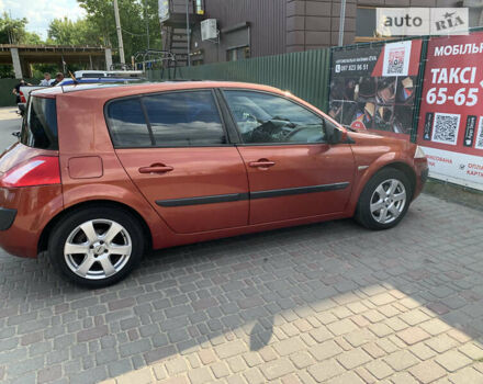 Рено Меган 2005 в Хмельницком на Automoto.ua Красный Рено Меган, объемом двигателя 1.6 л и пробегом 360 тыс. км за 3999 $, фото 7 на Automoto.ua