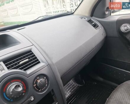 Красный Рено Меган, объемом двигателя 1.4 л и пробегом 206 тыс. км за 2300 $, фото 30 на Automoto.ua