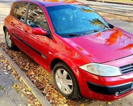 Красный Рено Меган, объемом двигателя 1.6 л и пробегом 300 тыс. км за 3500 $, фото 2 на Automoto.ua