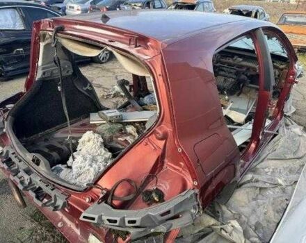 Красный Рено Меган, объемом двигателя 1.6 л и пробегом 300 тыс. км за 17061 $, фото 6 на Automoto.ua