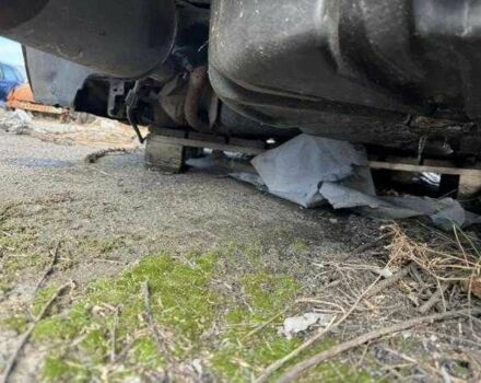 Красный Рено Меган, объемом двигателя 1.6 л и пробегом 300 тыс. км за 17061 $, фото 4 на Automoto.ua