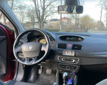 Красный Рено Меган, объемом двигателя 1.6 л и пробегом 205 тыс. км за 6899 $, фото 7 на Automoto.ua